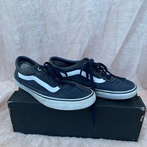 Shoes by Vans. Used. Color dark blue/white.